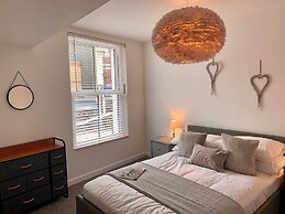 Charming Apartment Ilfracombe, Central Location
