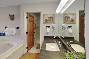 Whispering Pines Condos by VTrips