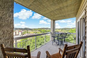 Whispering Pines Condos by VTrips