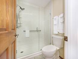 Whispering Pines Condos by VTrips