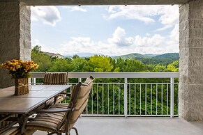 Whispering Pines Condos by VTrips