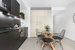 The Surry Apartments by Urban Rest