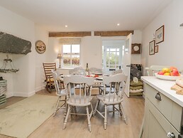 1 Sunny Point Cottages