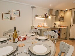 1 Sunny Point Cottages