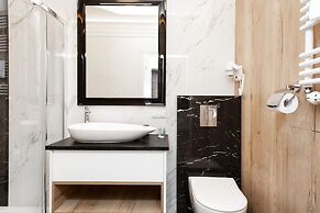 Apartments Przyokopowa Warsaw by Renters