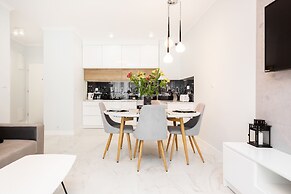 Apartment Dzielna Warsaw by Renters