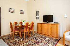 Apartment Swietojanska Warsaw by Renters