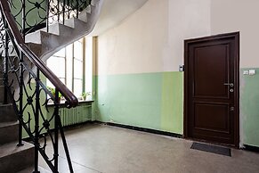 Apartment Swietojanska Warsaw by Renters