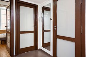 Apartment Swietojanska Warsaw by Renters