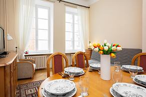 Apartment Swietojanska Warsaw by Renters