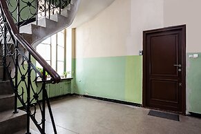 Apartment Swietojanska Warsaw by Renters