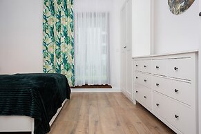 Rzeczypospolitej Apartment by Renters