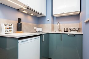 Apartment Nowowiejska Warsaw by Renters