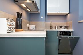 Apartment Nowowiejska Warsaw by Renters