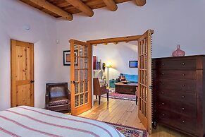 Casa Encantador - True Santa Fe Flavor and Location