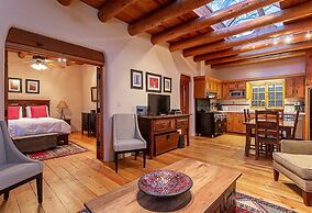 Casa Encantador - True Santa Fe Flavor and Location