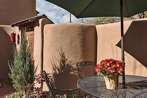 Casa Encantador - True Santa Fe Flavor and Location