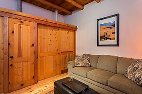 Casa Encantador - True Santa Fe Flavor and Location