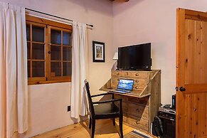 Casa Encantador - True Santa Fe Flavor and Location