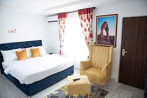 Luxury 3 Bedroom Apartment With Wifi