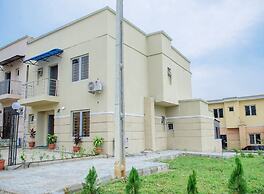 Luxury 3 Bedroom Apartment With Wifi