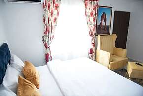 Luxury 3 Bedroom Apartment With Wifi