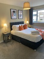 Leeward House - Donnini Apartments