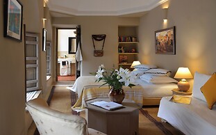 Magnificent Riad Beautiful Communal Swimming Pool - by Feelluxuryholid