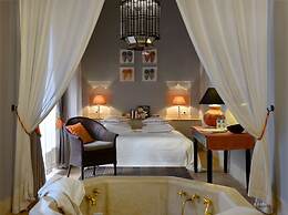 Magnificent Riad Beautiful Communal Swimming Pool - by Feelluxuryholid