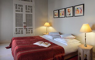 Magnificent Riad Beautiful Communal Swimming Pool - by Feelluxuryholid