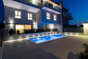 Luxury Sunset Residences - Okrug Gornji