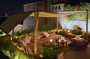 Charming Mini Riad, 2 Bedrooms, Beautiful Shared Pool - by Feelluxuryh