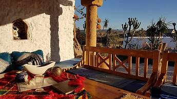 Room in Guest Room - Room in Villa L'air De La Mer