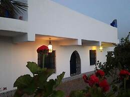 Room in Guest Room - Room in Villa L'air De La Mer