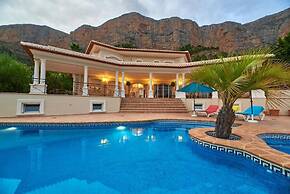 Luxury Villa With Pool and Spectacular View in Javea