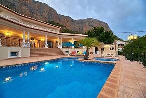 Luxury Villa With Pool and Spectacular View in Javea