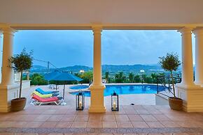 Luxury Villa With Pool and Spectacular View in Javea