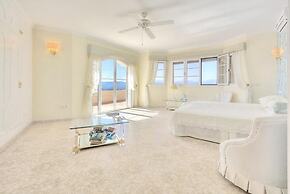 Luxury Villa With Pool and Spectacular View in Javea