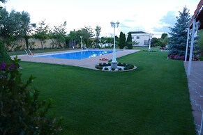 7 Rooms Chalet With Swimming Pool