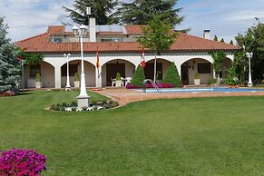 7 Rooms Chalet With Swimming Pool