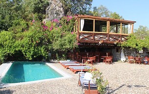 Boutique Hotel Triple Room With Wonderful View in Natural Conservation