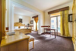 OYO 120 Concord International Hotel