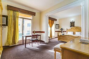 OYO 120 Concord International Hotel