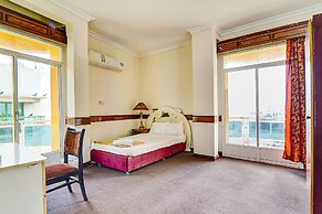 OYO 120 Concord International Hotel