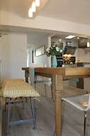 Stunning Clifton Flat in Amazing Central Location