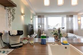 Stunning Clifton Flat in Amazing Central Location
