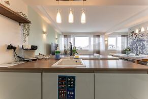 Stunning Clifton Flat in Amazing Central Location