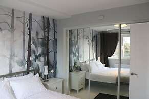 Stunning Clifton Flat in Amazing Central Location