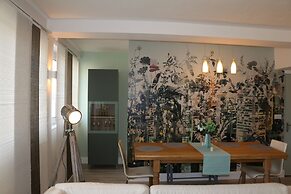 Stunning Clifton Flat in Amazing Central Location