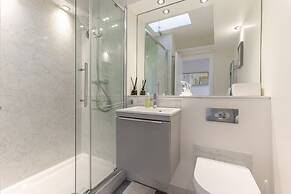 Stunning Clifton Flat in Amazing Central Location